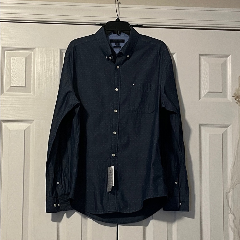 Tommy Hilfiger NWT SIZE L Men’s Blue Casual Button-Down Shirt